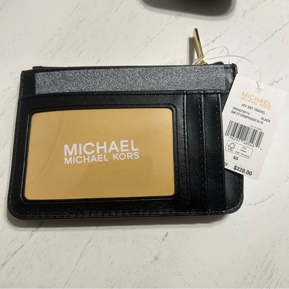 Brand New Michael Kors Quilted Coin Purse - Picture 5 of 6